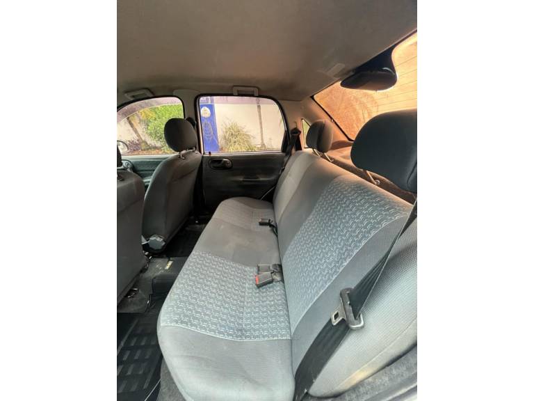 CHEVROLET - CORSA - 2002/2002 - Branca - R$ 21.900,00