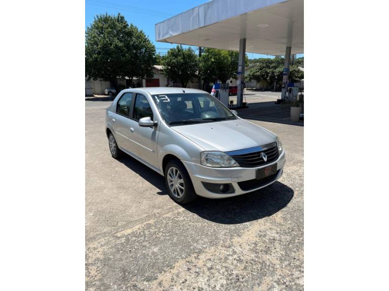 RENAULT - LOGAN - 2012/2013 - Prata - R$ 34.900,00