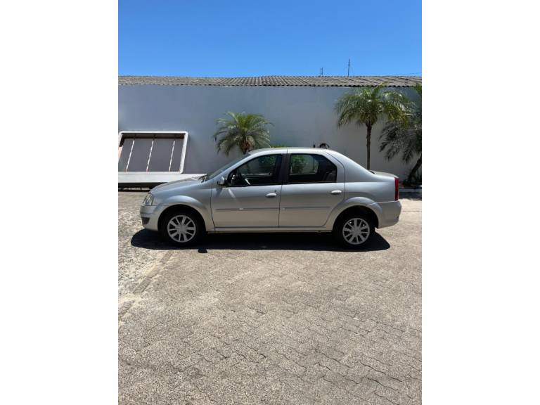 RENAULT - LOGAN - 2012/2013 - Prata - R$ 34.900,00