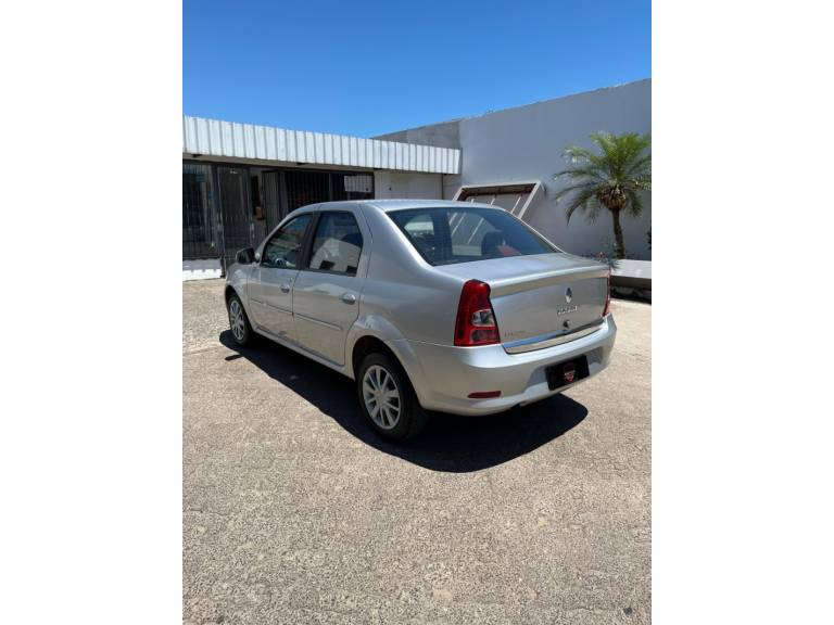 RENAULT - LOGAN - 2012/2013 - Prata - R$ 34.900,00