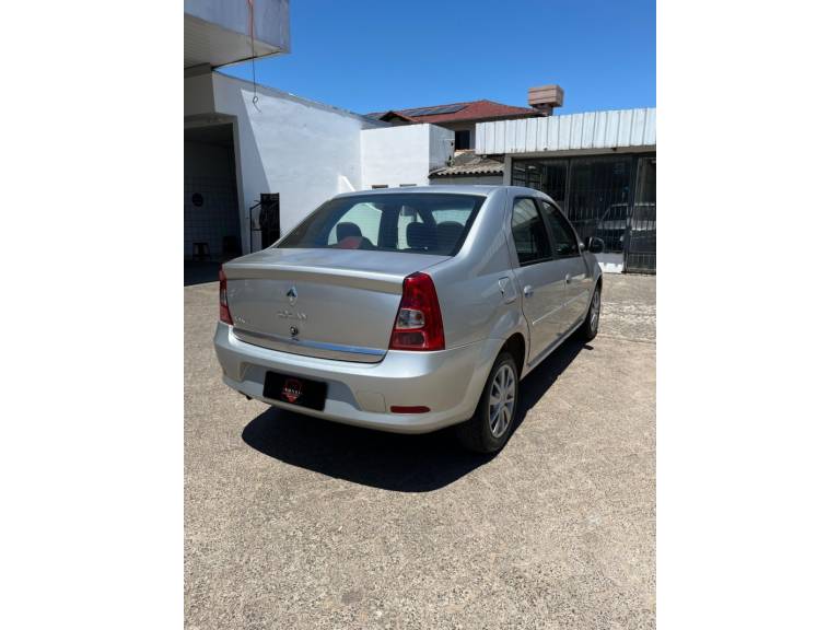 RENAULT - LOGAN - 2012/2013 - Prata - R$ 34.900,00