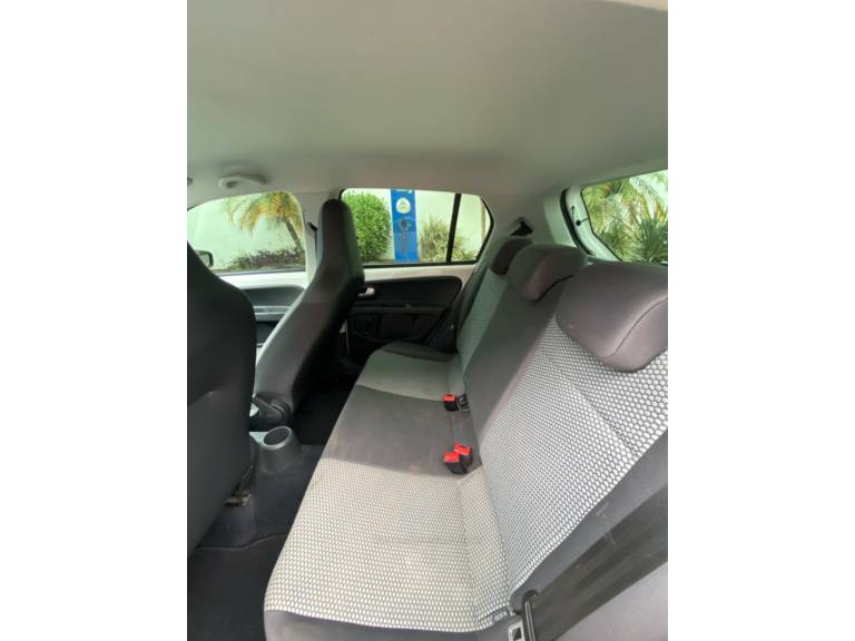 VOLKSWAGEN - UP - 2016/2017 - Branca - R$ 59.900,00