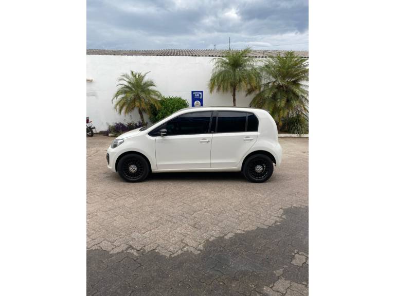 VOLKSWAGEN - UP - 2016/2017 - Branca - R$ 59.900,00