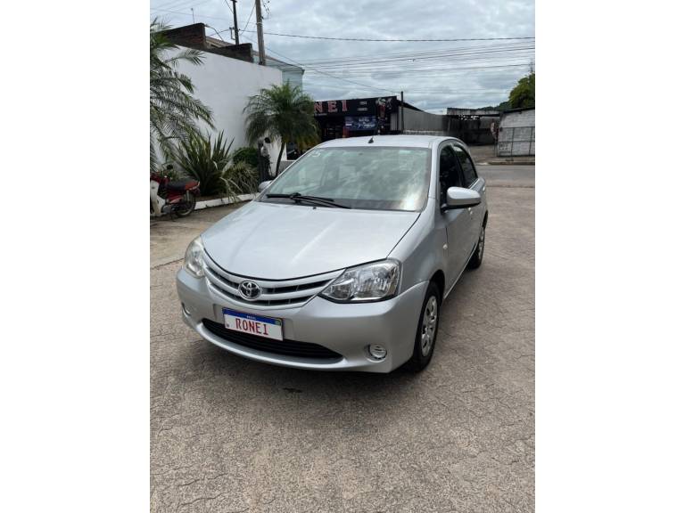 TOYOTA - ETIOS - 2014/2015 - Prata - R$ 49.900,00